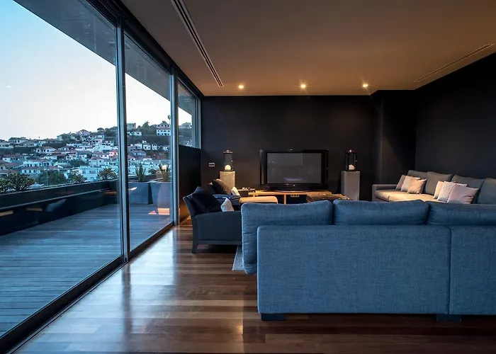 Arts In Penthouse Til Sol アパート フンシャル